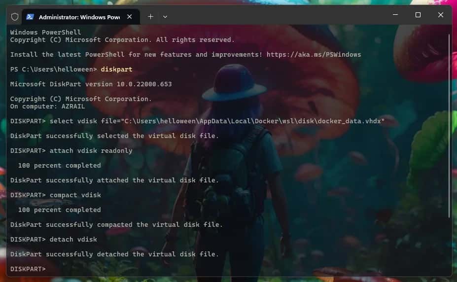 Процесс сжатья виртального размера файла .vhdx.